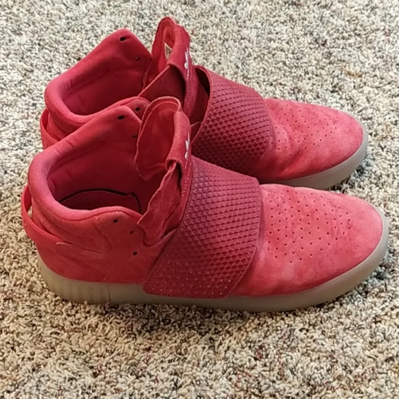 Red Adidas suede hightops - Picture 6 of 9